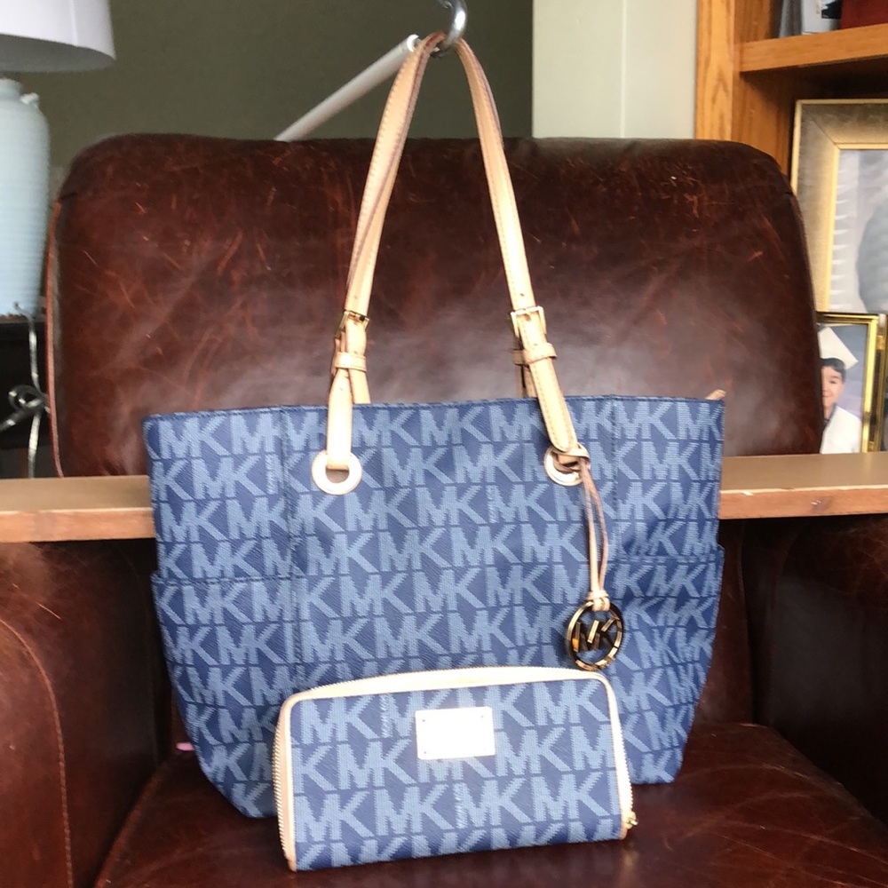 COPY - Michael Kors signature Blue Tote